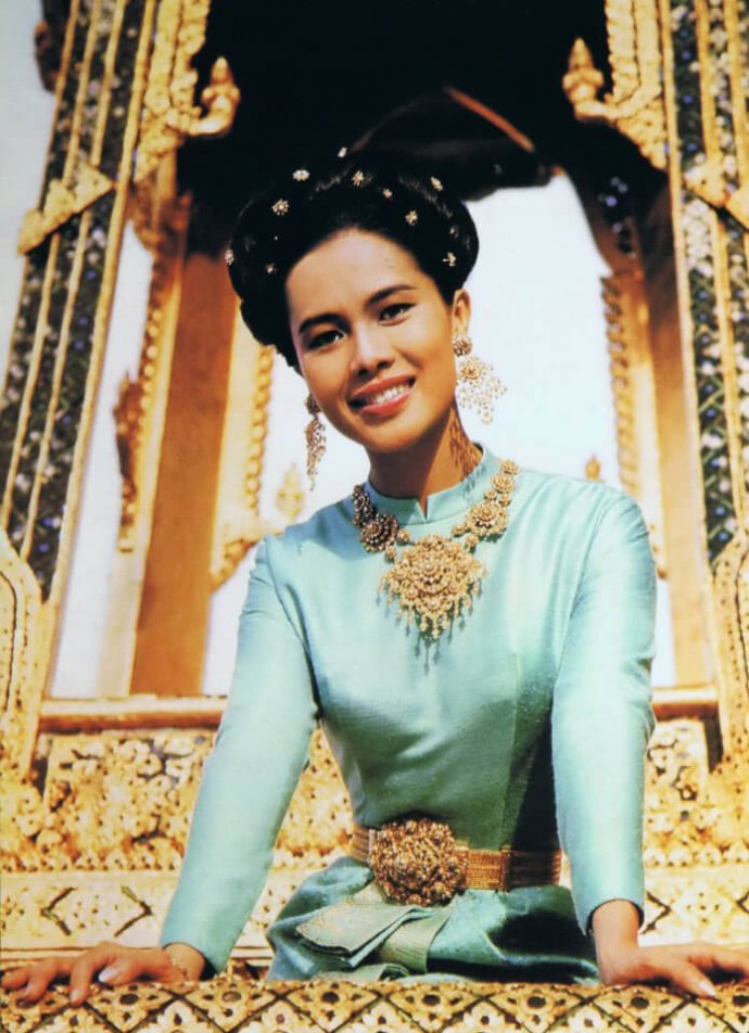 Koenigin-Sirikit-Portrait